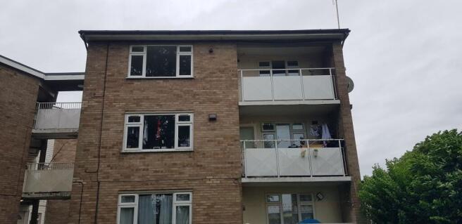 2 bed property, in 53 John F Kennedy Court, £65,000