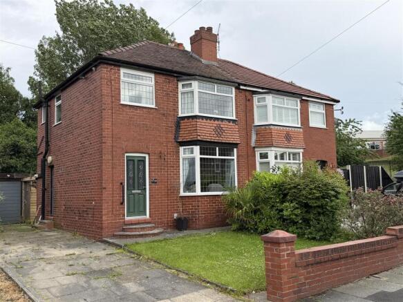 3 bed property, in Marlborough Road, £265,000
