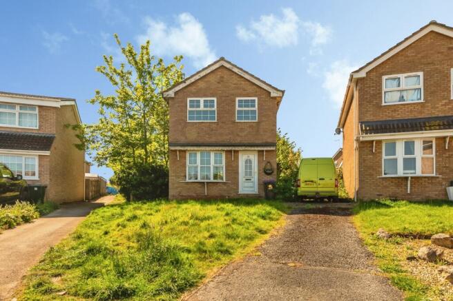 3 bed property, in Daisy Close, £250,000
