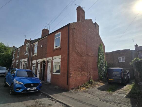 2 bed property, in 12 Beaconsfield Street, £15,000