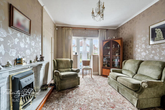 3 bed property, in Hornfair Road, £650,000