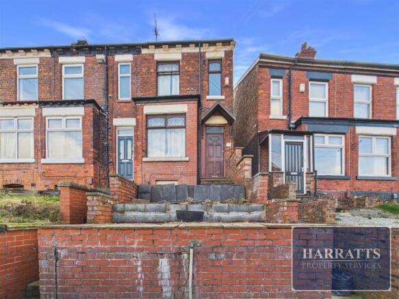 2 bed property, in Turncroft Lane, £195,000