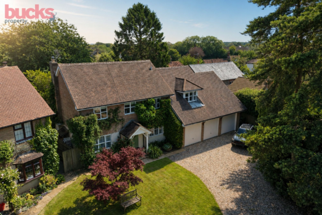 5 bed property, in Cherry Tree Close, £1,275,000