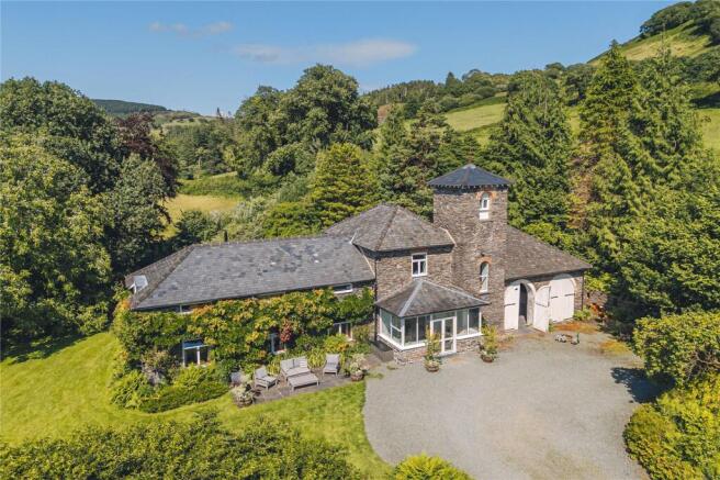 3 bed property, in Pennal, £925,000