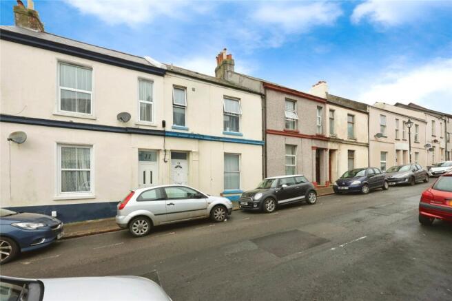 4 bed property, in Clifton Street, £230,000