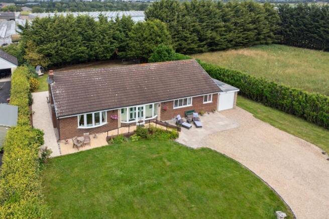 4 bed property, in Anchorage Avenue, £570,000
