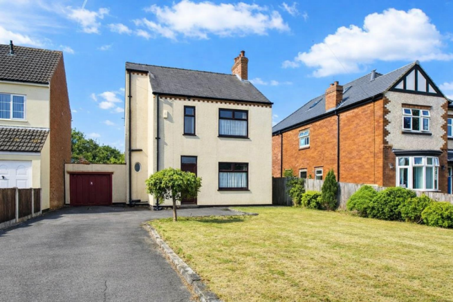 3 bed property, in Crays Hill, £389,950