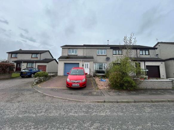 3 bed property, in 60 Brent Field Circle, £110,000