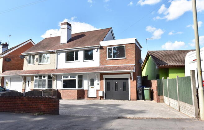 3 bed property, in Wordsley, £190,000