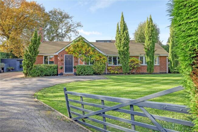 3 bed property, in Hadham Road, £950,000