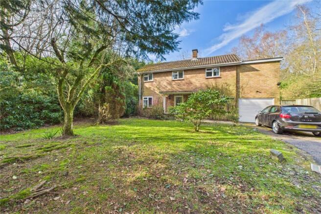 3 bed property, in Balcombe Road, £550,000