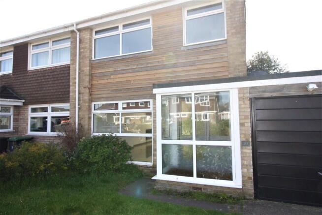 3 bed property, in Bronte Avenue, £400,000