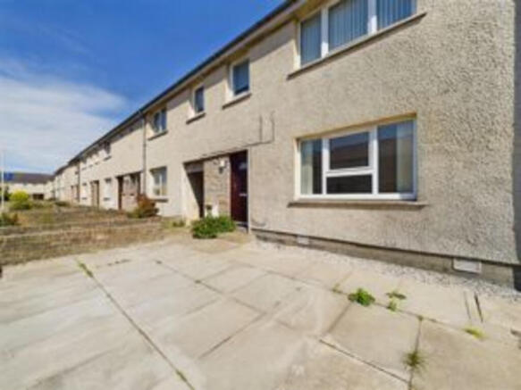 3 bed property, in St. Andrews Drive, £105,000
