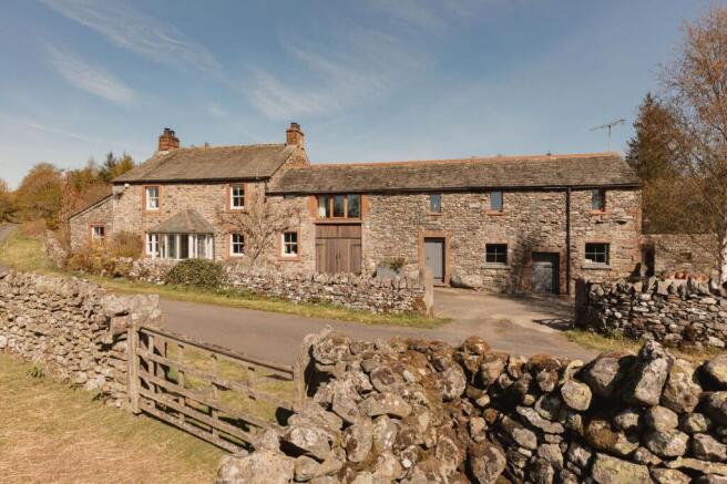 4 bed property, in Rookin Farm, £1,225,000