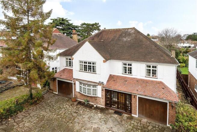 5 bed property, in Foxgrove Road, £1,300,000