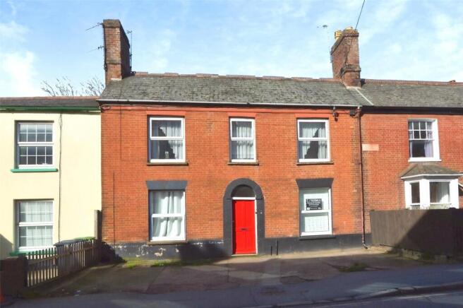 1 bed property, in Old Tiverton Road, £120,000