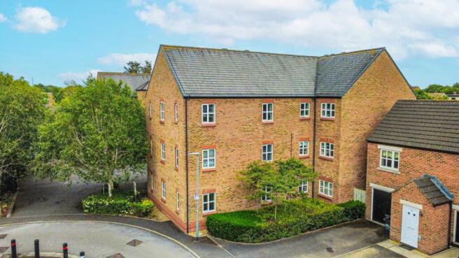 1 bed property, in Winters Field, £120,000