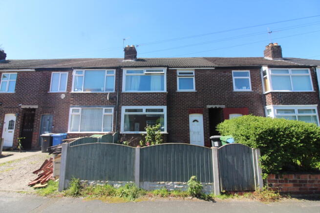 3 bed property, in 20 Charter Avenue, £90,000