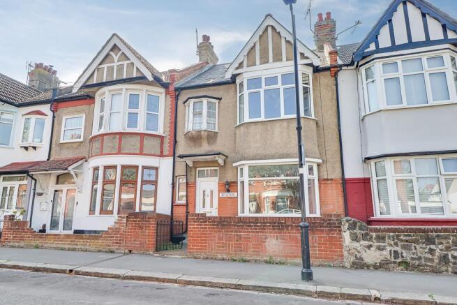 3 bed property, in Hildaville Drive, £300,000