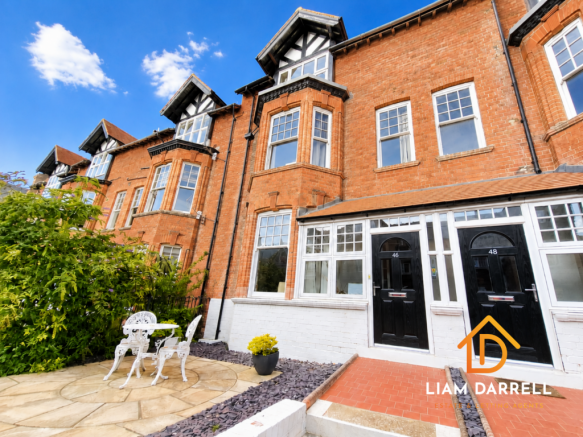 5 bed property, in West Street, £375,000