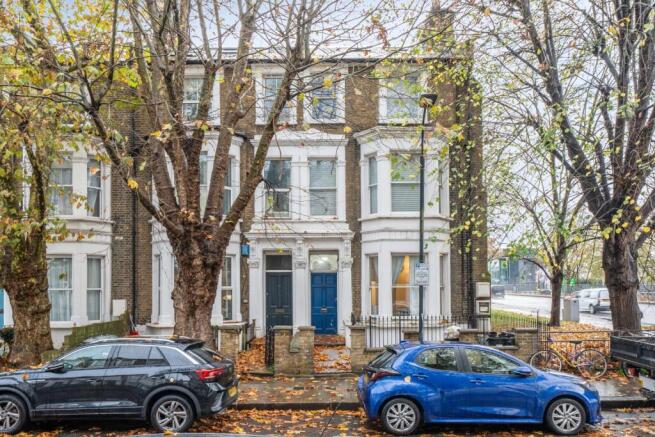 2 bed property, in Weltje Road, £540,000