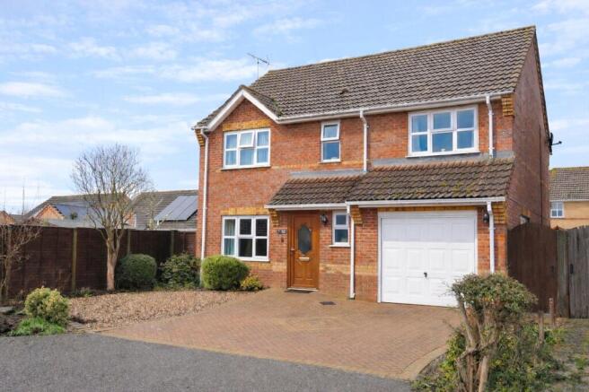 4 bed property, in Jubilee Road, £350,000