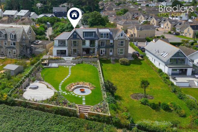 4 bed property, in Headland Road, £1,999,999