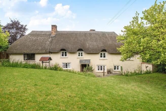 4 bed property, in Newton St. Cyres, £450,000