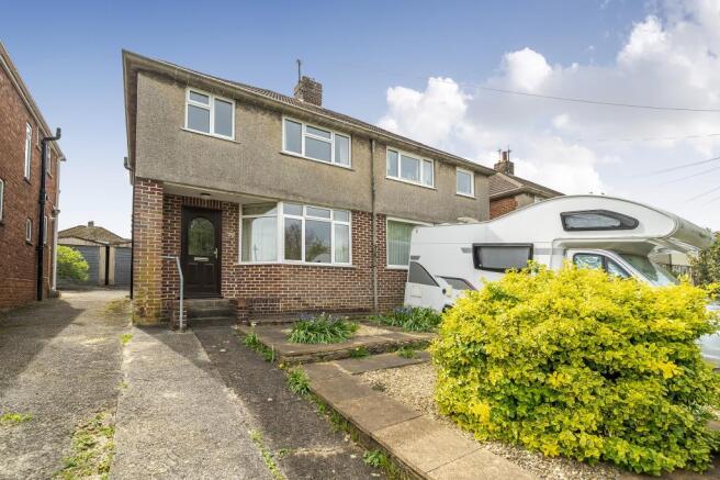 3 bed property, in Botley, £400,000