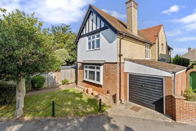 4 bed property, in Milldown Road, £569,950