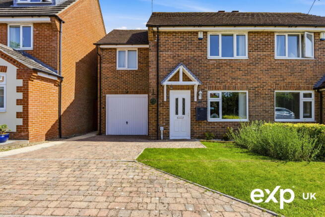 3 bed property, in Malin Close, £280,000