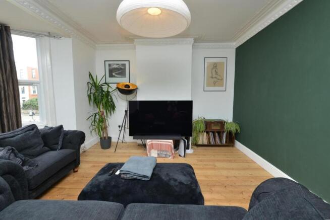 3 bed property, in Fishponds Road, £415,000