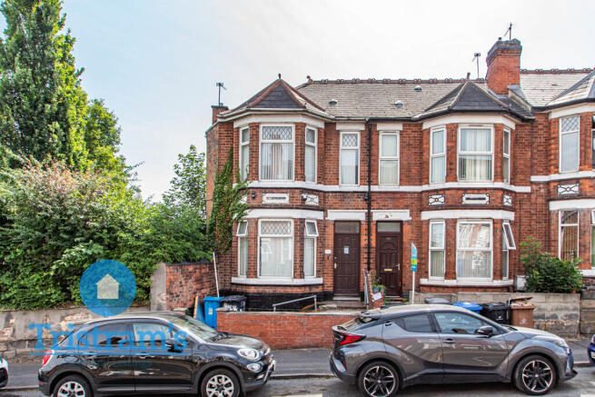 5 bed property, in St. Thomas Road, £270,000