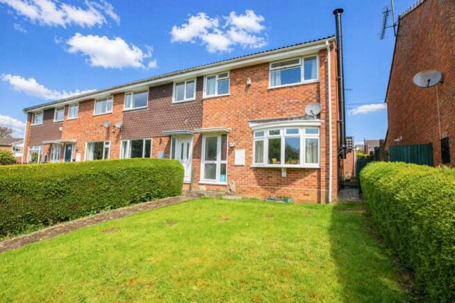 3 bed property, in The Bassetts, £315,000