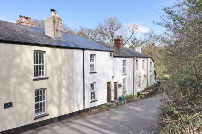 2 bed property, in Torrington, £180,000