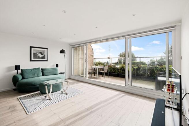 2 bed property, in The Leas, £315,000