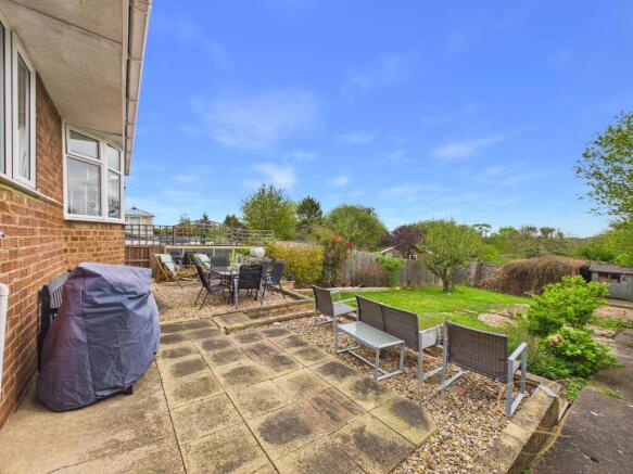 3 bed property, in Woodside Avenue, £340,000
