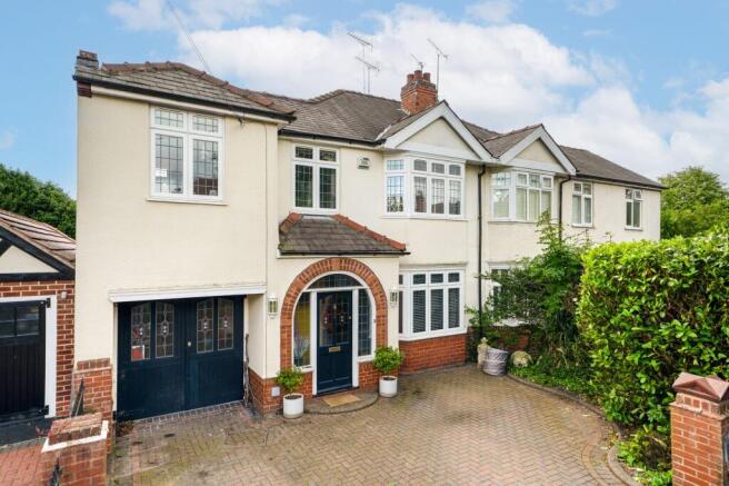 3 bed property, in Woodland Avenue, £385,000