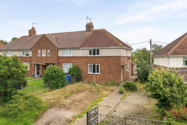 2 bed property, in Showsley Road, £275,000