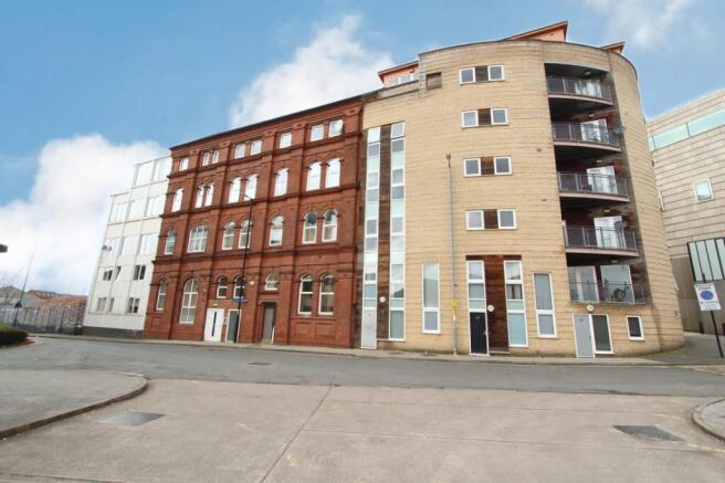 1 bed property, in Marsh Street, £75,000
