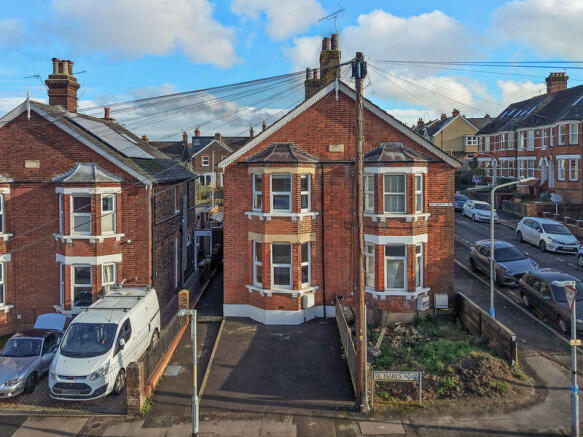 3 bed property, in St Marys Road, £595,000