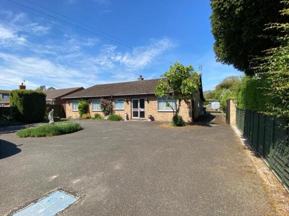 3 bed property, in Highfields Road, £625,000