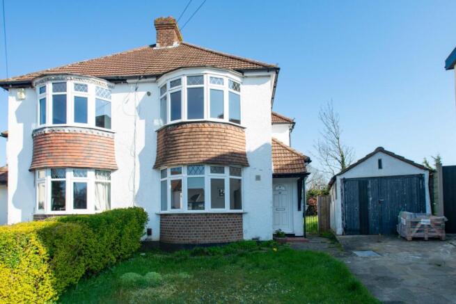 2 bed property, in Warren Drive, £500,000