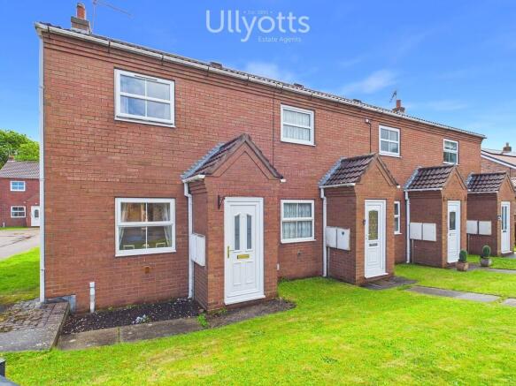 2 bed property, in The Cottages, £170,000