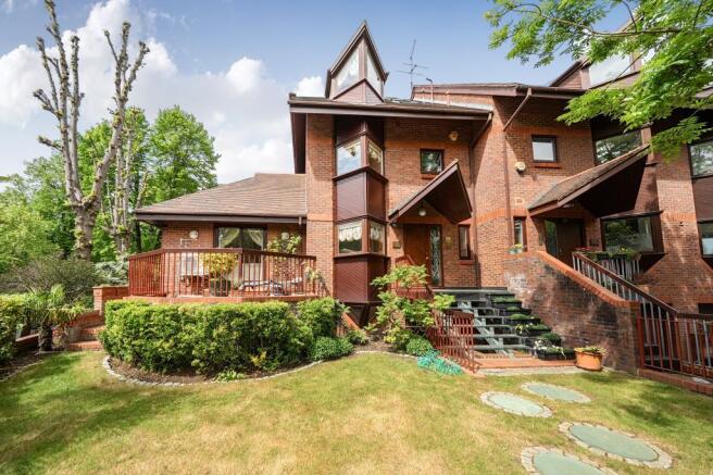 5 bed property, in Broadlands Road, £4,000,000