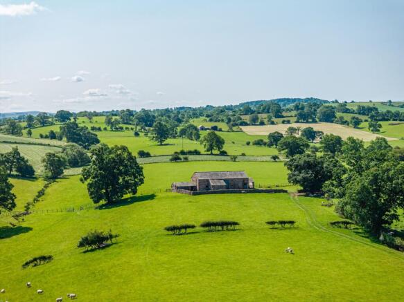 6 bed property, in Manor Barn, £650,000