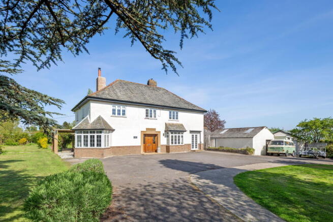 5 bed property, in Vagg Hill, £875,000