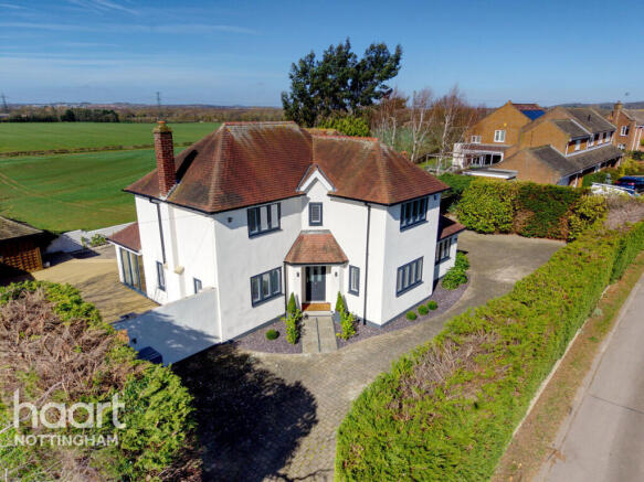 4 bed property, in Main Street, £1,100,000