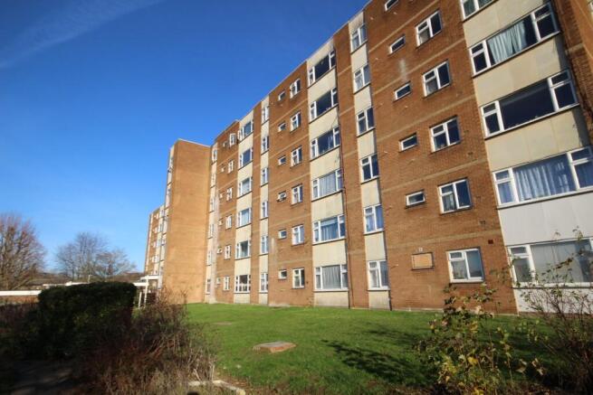1 bed property, in Bittern Way, £90,000
