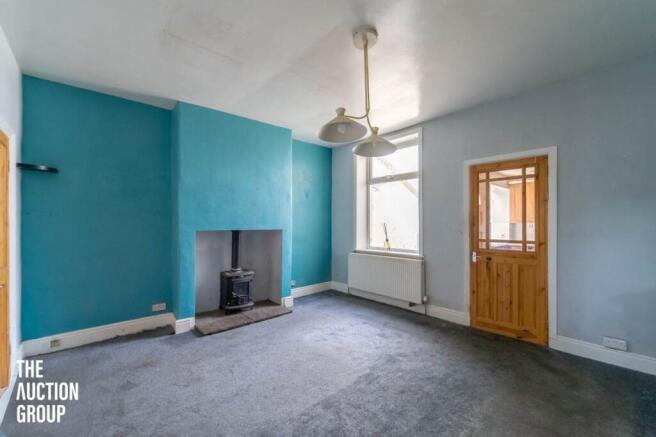 2 bed property, in Lowerhouse Lane, £70,000